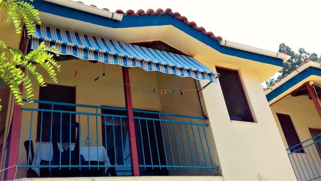 Ramo's Cozy Beachside Haven With Panoramic Views - 2nd * Vlorë