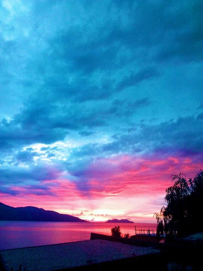 Ramo's Cozy Beachside Haven With Panoramic Views - 2nd Casa vacanze Vlorë