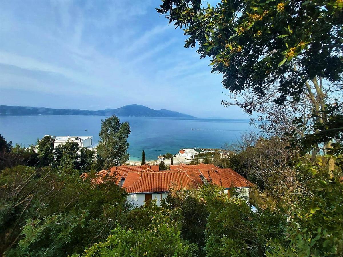 Ramo's Cozy Beachside Haven With Panoramic Views - 2nd * Vlorë